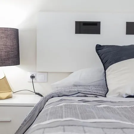 Loft Apartment *